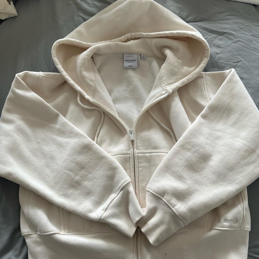 Aritzia boxy boyfriend zip up and mega sweatpants - matte pearl